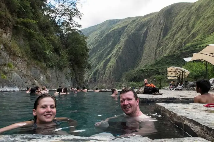 peru travel - Fuente termal