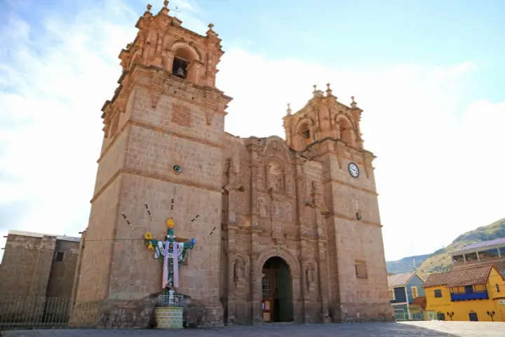 Peru travel - plaza de puno