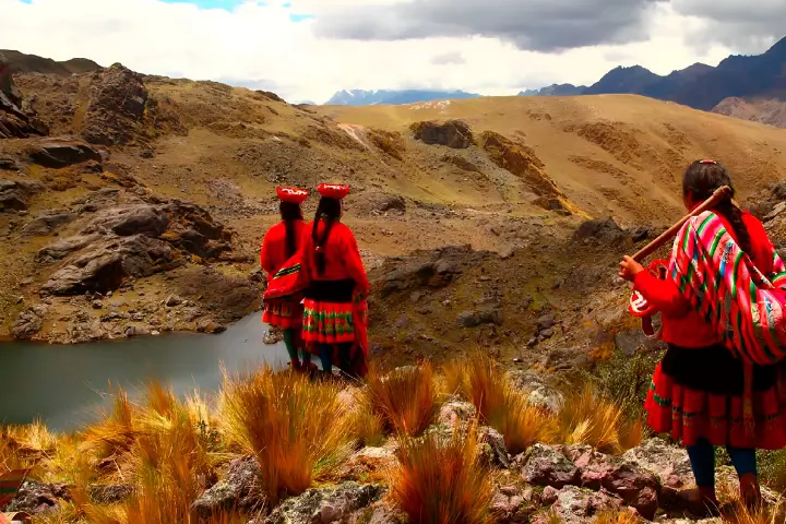 peru travel - La Pista Central - Ollantaytambo - Aguas Calientes.