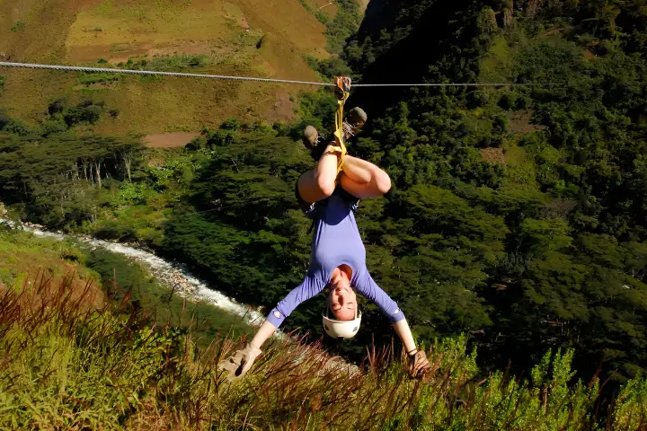 peru - travel - Zipline